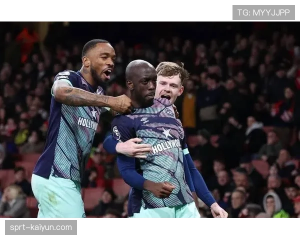 曼城1-0小胜阿森纳,罗德里制胜球助蓝月反超登顶积分榜 曼城1-0小胜阿森纳,罗德里制胜球助蓝月反超登顶积分榜